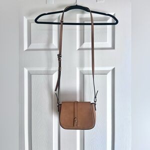 3/$20 ☀️ GAP Small Saddle Bag
